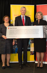 At the announcement establishing the new Life Sciences Innovation Hub at the University of Calgary were, from left: Diane Kenyon, vice-president (university relations); Michael Crothers, president and country chair, Shell Canada; University of Calgary President Elizabeth Cannon; and Colin Dalton, assistant professor, Schulich School of Engineering, and Neuraura co-founder. Photo by Riley Brandt, University of Calgary 