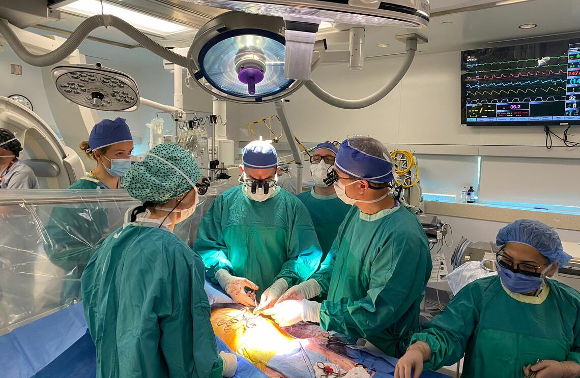 cardiac surgeons in Calgary perform an minimally invasive surgery